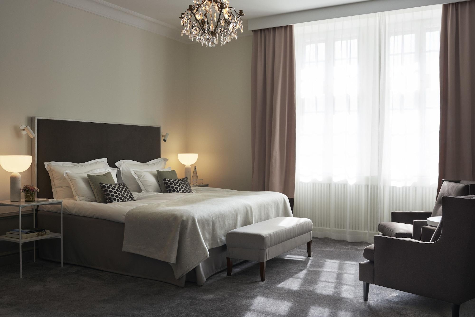 Grand Hotel Стокгольм Экстерьер фото A bedroom at the hotel