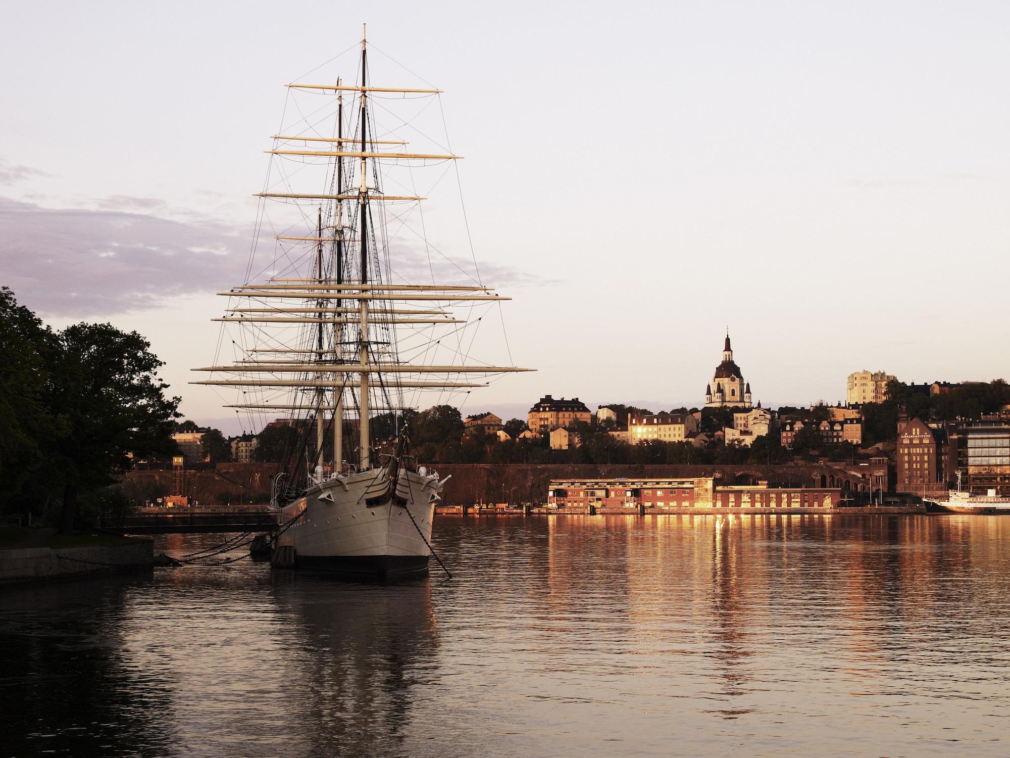 Grand Hotel Стокгольм Экстерьер фото The harbour of Mariehamn