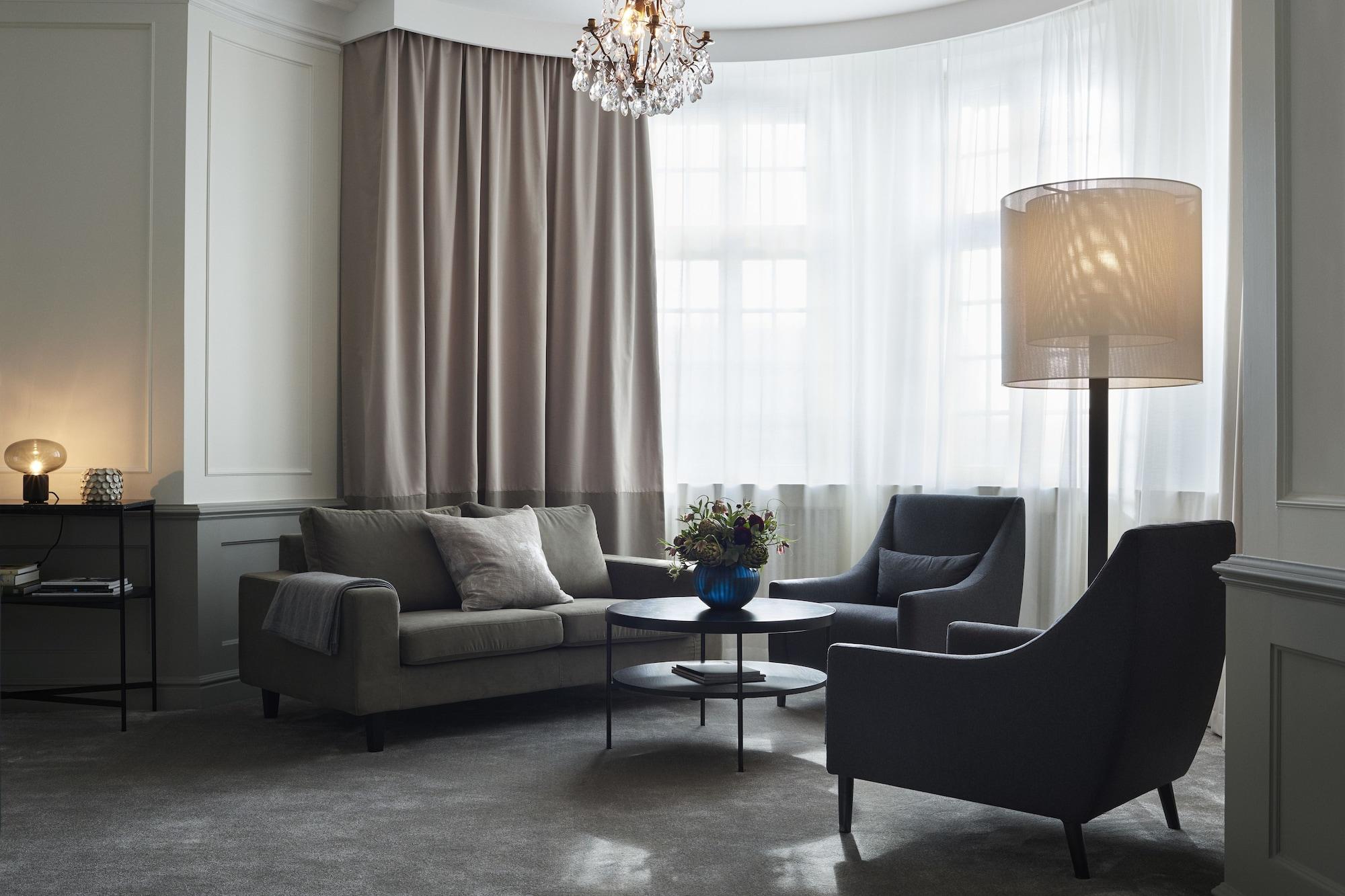 Grand Hotel Стокгольм Экстерьер фото A living room