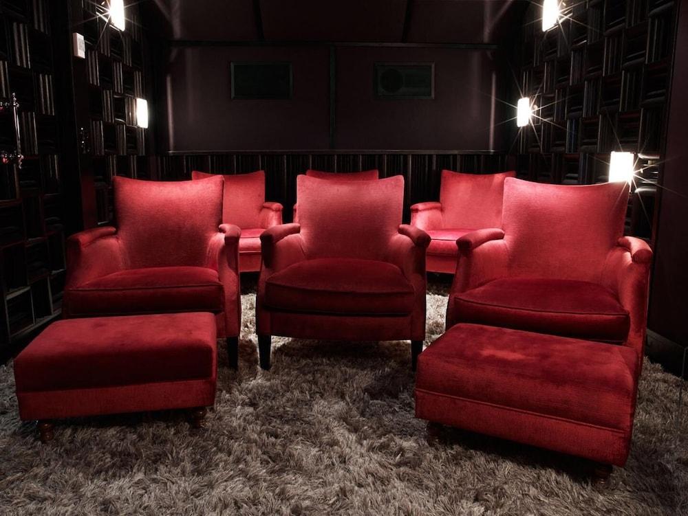 Grand Hotel Стокгольм Экстерьер фото A home theater