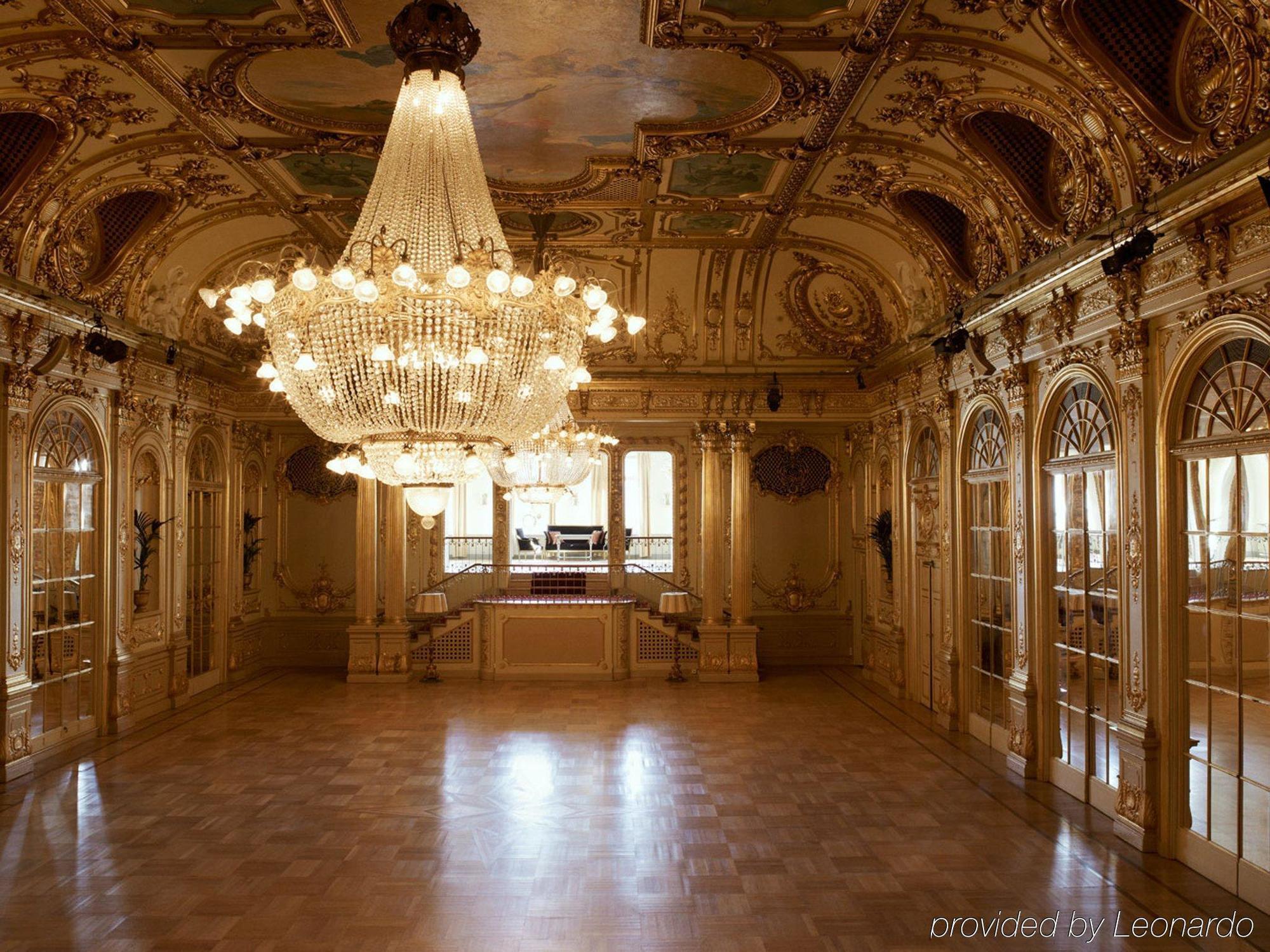 Grand Hotel Стокгольм Интерьер фото The interior of the National Theatre