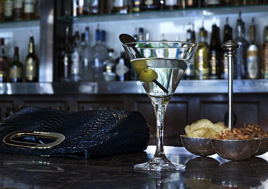 Grand Hotel Стокгольм Экстерьер фото A dry martini